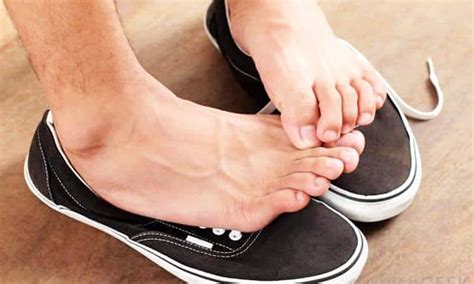 Home Remedies For Smelly Feet As They Can Embarrass You