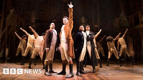 Hamilton musical wows first London audience - BBC News