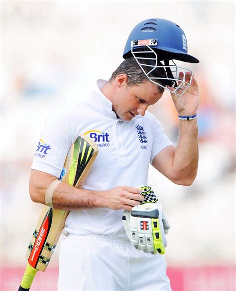 Andrew Strauss quits cricket