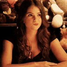 Shelley Hennig GIF - Shelley Hennig - Discover & Share GIFs