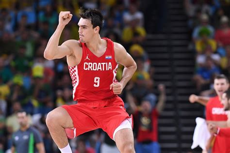 WOW! WATCH SIXERS DARIO SARIC'S CROATIA CELEBRATION! | Fast Philly Sports