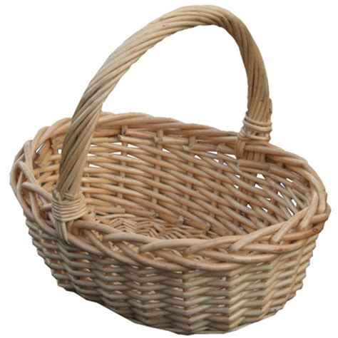 Red Hamper Childs Oval Shopping Basket | Wilko