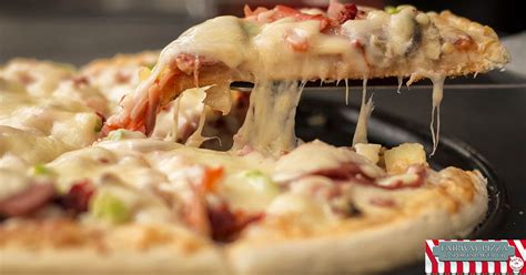 Takeout Pizza: 4 Things to Keep in Mind Before You Order!