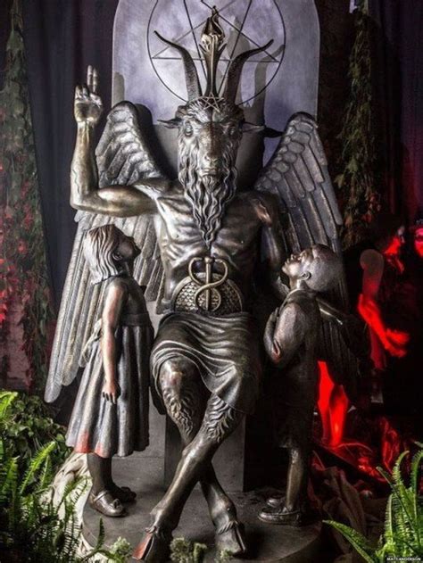 The Satanic Temple Unveils a Massive Statue of Baphomet in Detroit - The Vigilant Citizen