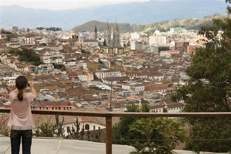 Quito Museos | Playing Hopscotch with Kids