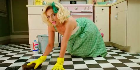 Jennifer Lopez Channels Betty Draper in "Ain't Your Mama" Music Video ...