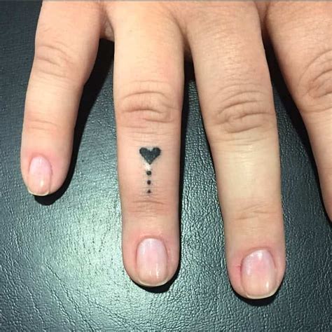 Heart Outline Tattoo On Finger – Zerkalovulcan