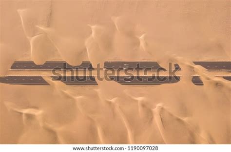 820 Aerial View Sand Dunes Dubai Images, Stock Photos & Vectors ...