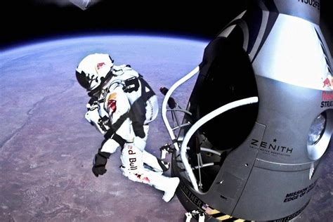 Daredevil Felix Baumgartner Recalls His Thrilling 128,000-Foot Parachute Jump