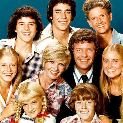 30 Best TV Sitcoms List - Stream the Best Sitcoms of All Time