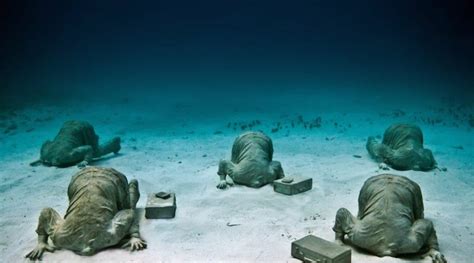 Underwater Museum, Cancun - Swimming above sculptures