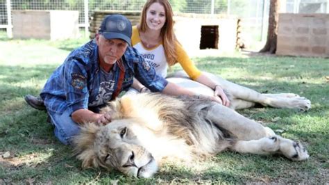 "Tiger King" Cast Jeff Lowe and Lauren Lowe Arrested for Possible DUI