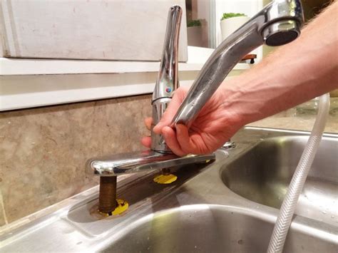 How To Remove Kitchen Faucet | stty-sane