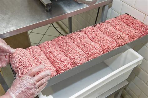 Pink Slime is Now Officially "Ground Beef" Here's How to Avoid It