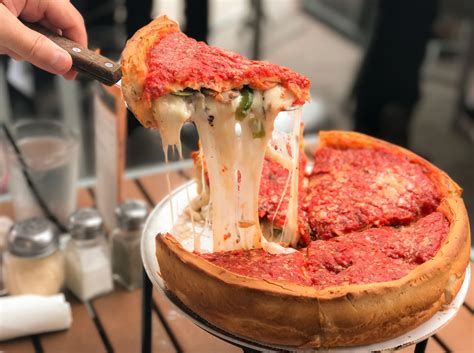 15 Places To Get The Best Pizza In Chicago - Midwest Explored