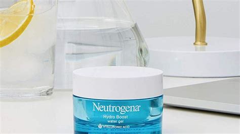 Amazon’s best-selling hyaluronic acid moisturizer is only $15