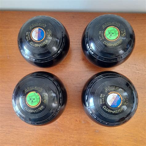 Almark Clubmaster Lawn Bowls Size 3 Medium Set of 4 Very Good Condition | eBay