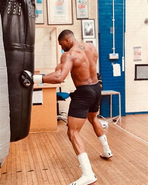 Anthony Joshua Looking Ripped and Ready for Tyson Fury Fight – aGOODoutfit