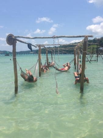 Mad Monkey Hostel Koh Rong Samloem - UPDATED 2017 Prices & Reviews ...