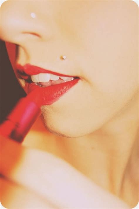 red lipstick and a Monroe piercing...unattainable... Monroe Piercings, Cute Piercings, Body ...