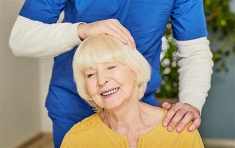 6 Simple & Gentle Neck Exercises for Seniors - Hood MWR