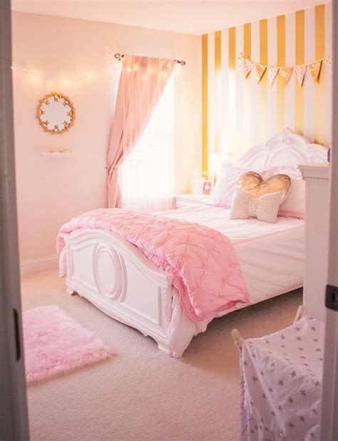 A Pink & Gold Girl’s Room