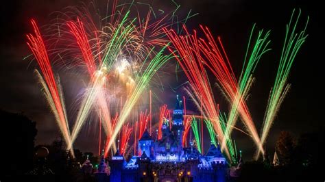 Best Spots To Watch Disneyland Fireworks - Park Savers