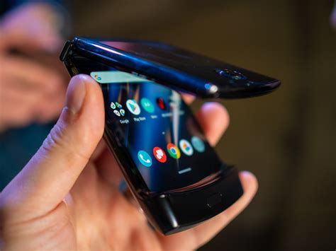 Motorola RAZR has a secret 'Retro RAZR' mode that takes you back to ...