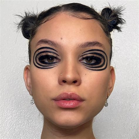 Gem on Twitter: "Black series 🤞🏼🖤… " Edgy Makeup, Makeup Eye Looks, Creative Makeup Looks, Eye ...