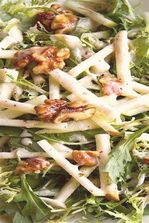 Honey Crisp Apple Salad w Candied Walnuts and Spiced Cider Vinaigrette in 2020 | Delicious ...