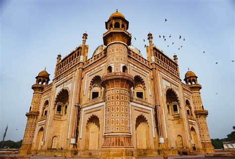 Facade of the Tomb of Safdar Jang in New Delhi, India · Free Stock Photo