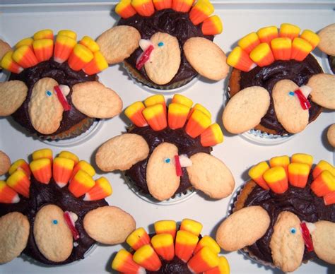 Rah Cha Chow: Turkey cupcakes for Thanksgiving