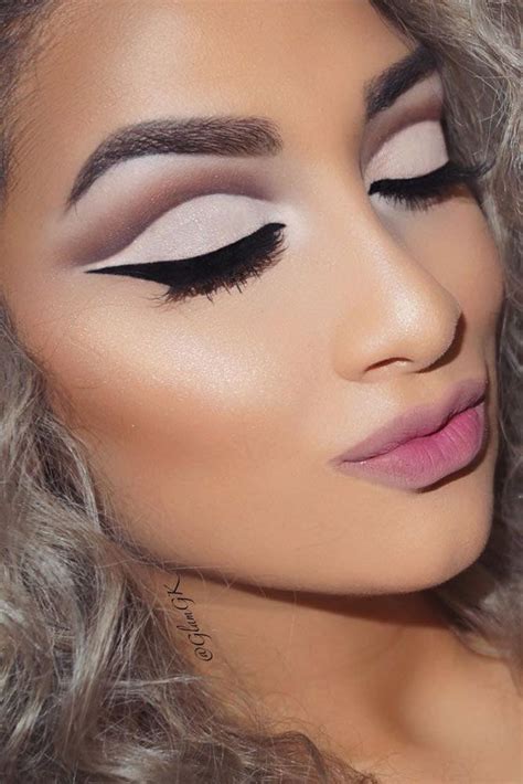 Cut Crease Makeup Ideas To Try This Year ★ See more: http://glaminati ...