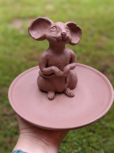 I made a mischievous mouse. : r/Pottery