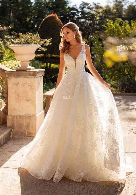 Beautiful Lace Wedding Gown