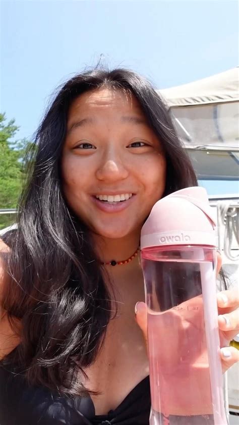 LIA FEI 🇨🇳🇨🇦 on Instagram [Video] [Video] in 2024 | Preppy water bottles, Clear water bottle ...