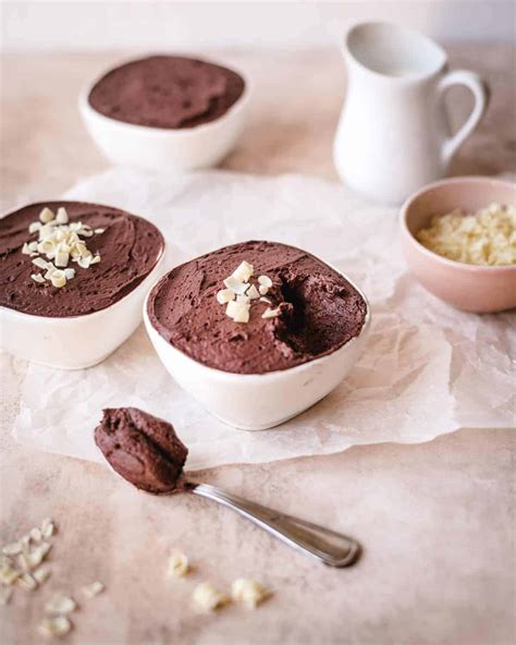 5 Ingredient Dark Chocolate Mousse (with cocoa powder)