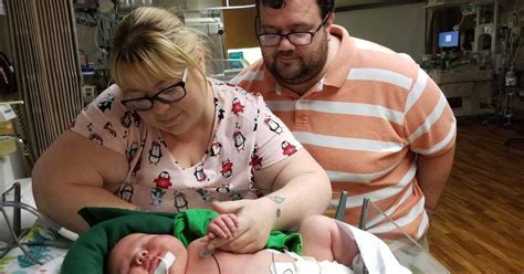 Woman gives birth to 14-pound, 13-ounce baby breaking hospital weight record - Mirror Online