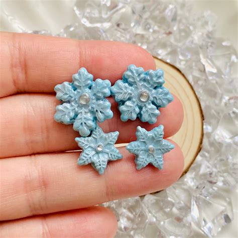 Snowflake Stud Earrings – Kawaii Craft Shop