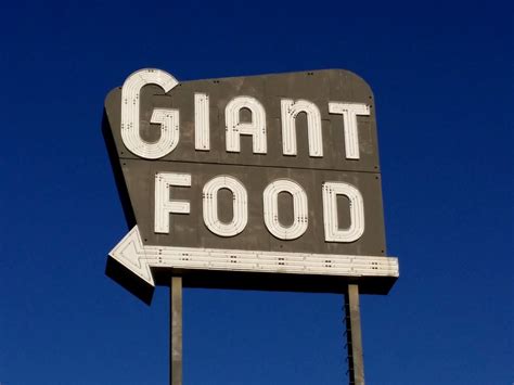 Vintage Giant Food sign in Laurel, Maryland [03] | Vintage n… | Flickr
