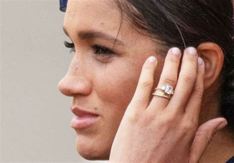 This! 16+ Reasons for Meghan Markle Wedding Ring Change? Meghan's ...