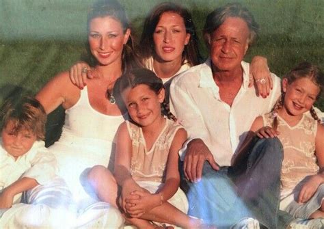 Mohamed hadid with all his five children | Bella gigi hadid, Gigi hadid pictures, Mohamed hadid ...