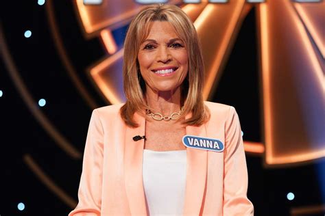 'Wheel of Fortune': Vanna White Inks Deal Beyond Pat Sajak's Exit