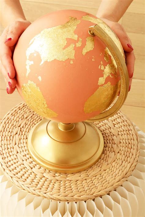 gold-earth-globe-DIY | Globe terrestre, Globe peint, Art globe