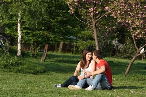 Love under the blossoming trees – nicu's photoblog