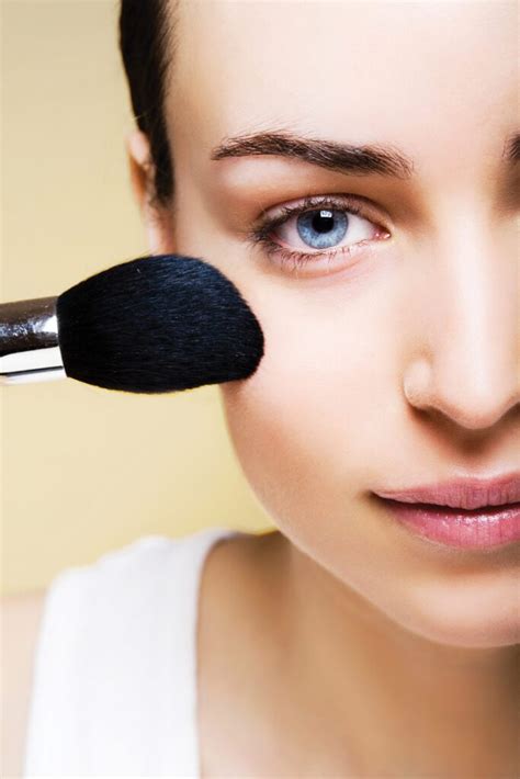 Mineral Makeup - HealthScope® Magazine