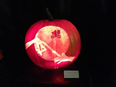 Geek Art Gallery: Quick Pic: E.T. Pumpkin