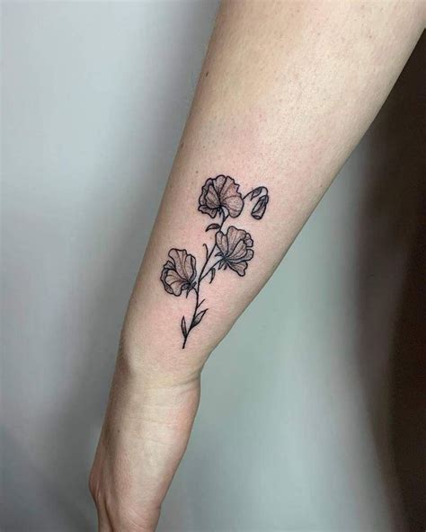 Sweet Pea Flower Tattoo Ideas | Flower tattoo shoulder, Birth flower ...