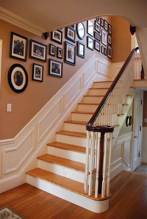 20+30+ Picture Frames On Staircase Wall – HOMYRACKS