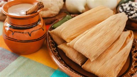 4 Quick And Great Steps On How To Roll Tamales In Corn Husks - Just Mexican Food